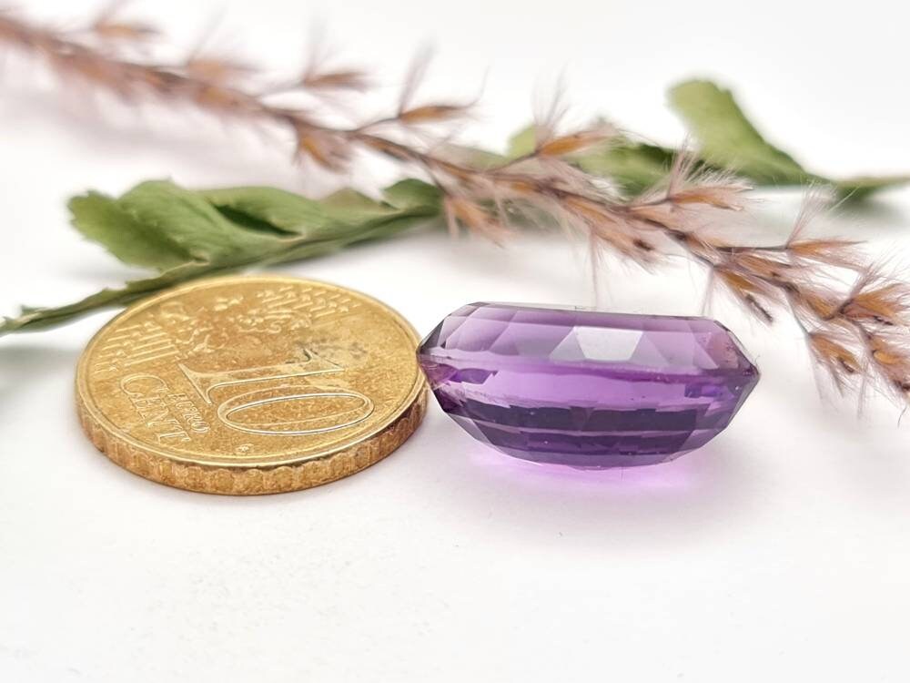 Echter facettierter Amethyst oval lila violett 18x12,4mm 12,3ct (Nr.716)