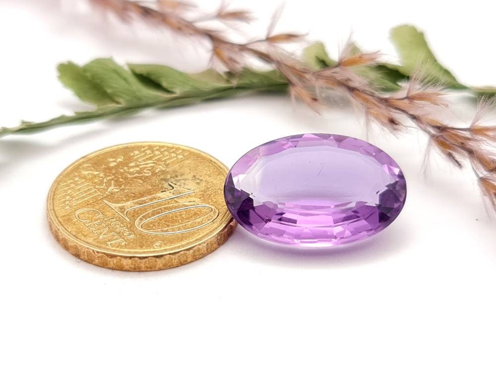 Echter facettierter Amethyst oval lila violett 18x12,8mm 9,14ct (Nr.722)