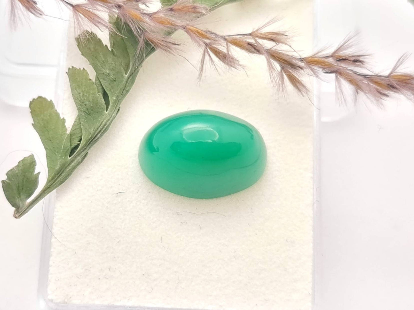 Echter apfelgrüner Chrysopras Cabochon aus Australien, oval 16,9x11,5 mm 13,79ct (Nr.809)