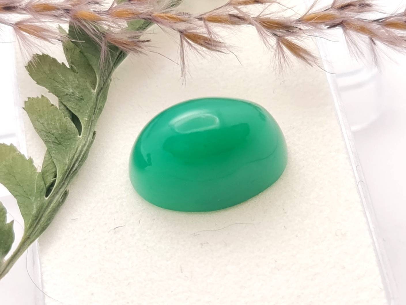 Echter apfelgrüner Chrysopras Cabochon aus Australien, oval 16,9x11,5 mm 13,79ct (Nr.809)