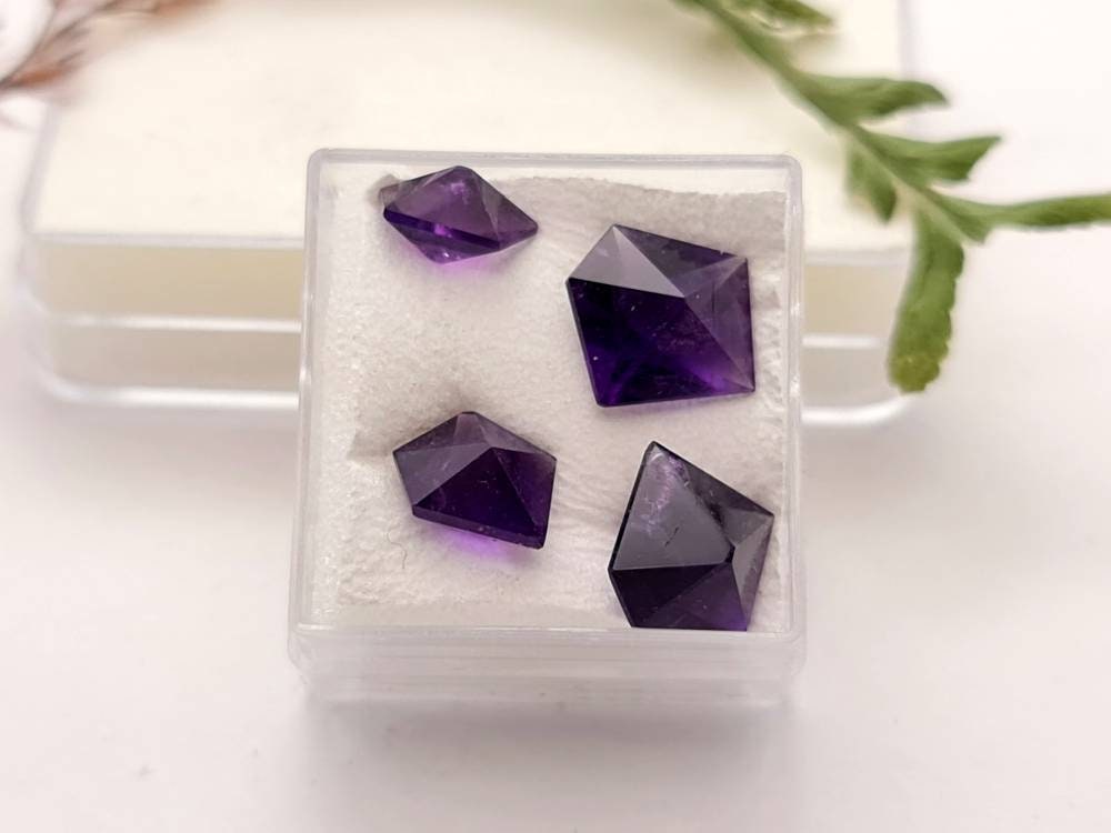 Echte facettierte Amethyste Spitzen violett lila Lot aus 4 Stück 10,34ct (Nr.820)