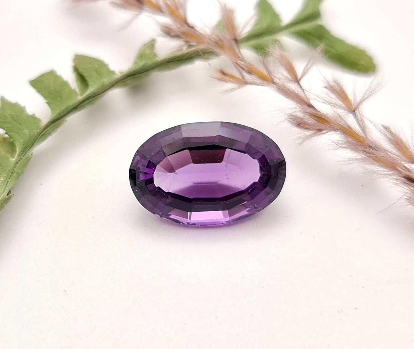 Echter facettierter Amethyst oval, violett lila 17,9x11,8mm 11ct (Nr.851)