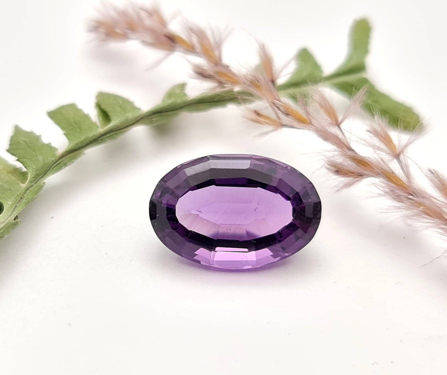 Echter facettierter Amethyst oval, violett lila 17,9x11,8mm 11ct (Nr.851)