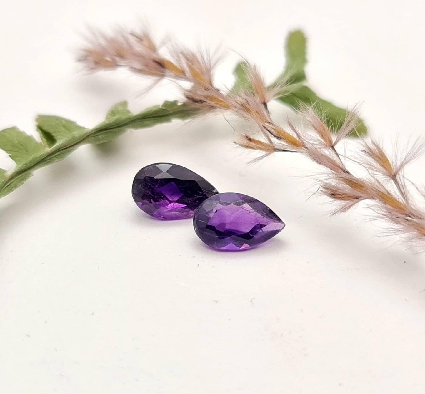 Echter facettierter Amethyst Tropfen, Lot aus 2 Stück violett lila 3,3ct (Nr.854)
