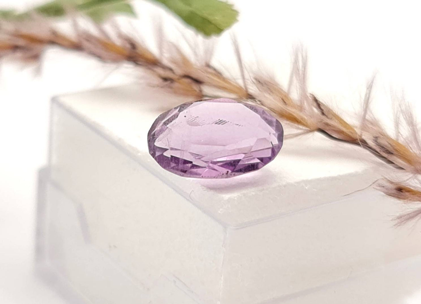 Echter facettierter Amethyst oval, violett lila 10x7,4mm 2,6ct (Nr.881)