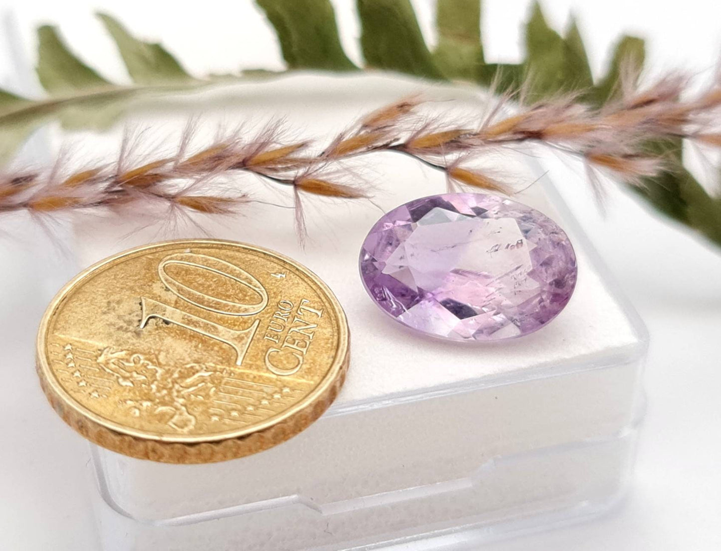 Echter violetter Amethyst oval facettiert 14,1x10mm 5,2ct (Nr.969)