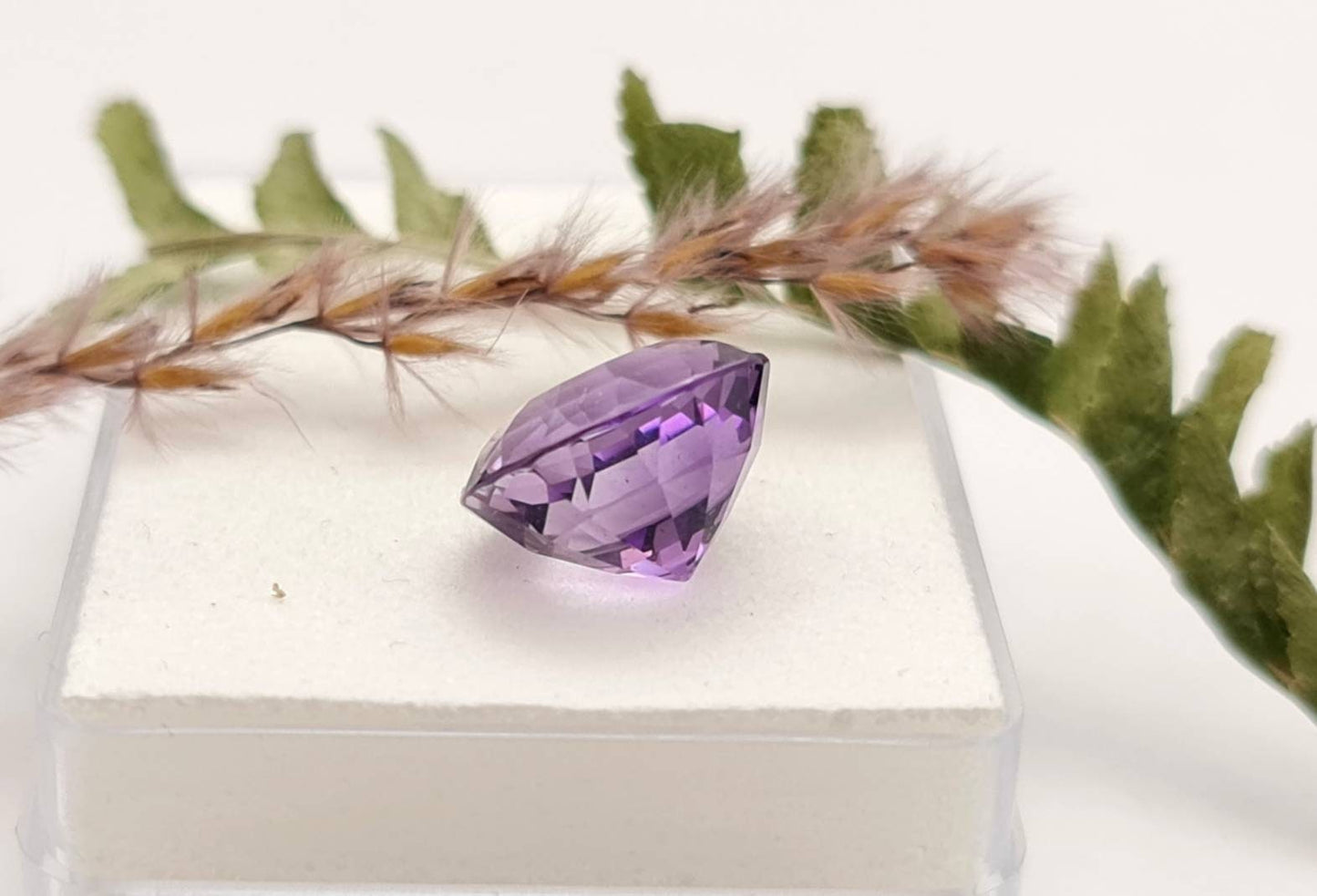 Echter violetter Amethyst rund facettiert lila 13mm 7,9ct (Nr.1009)