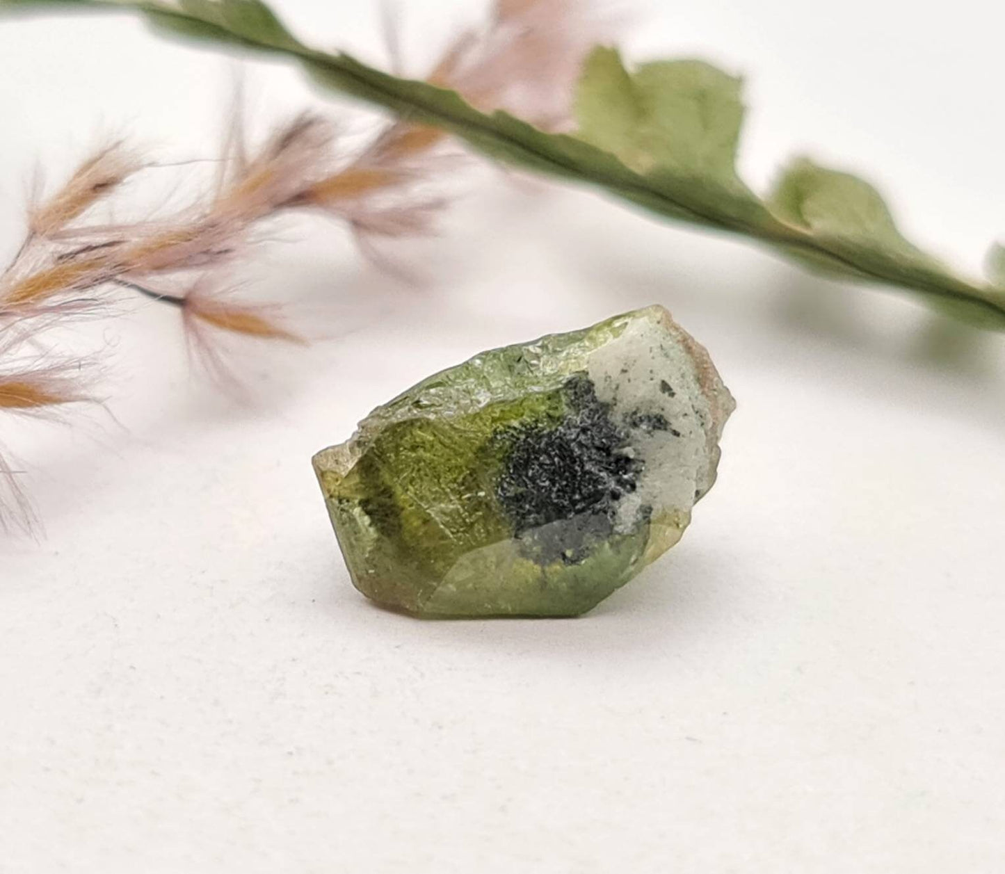 Echter Sphen/Titanit Rohstein Micromount aus dem Tormiqtal, Haramosh Mountains, Pakistan Stufe 13,2x8,7mm 5,64ct (Nr.1047)