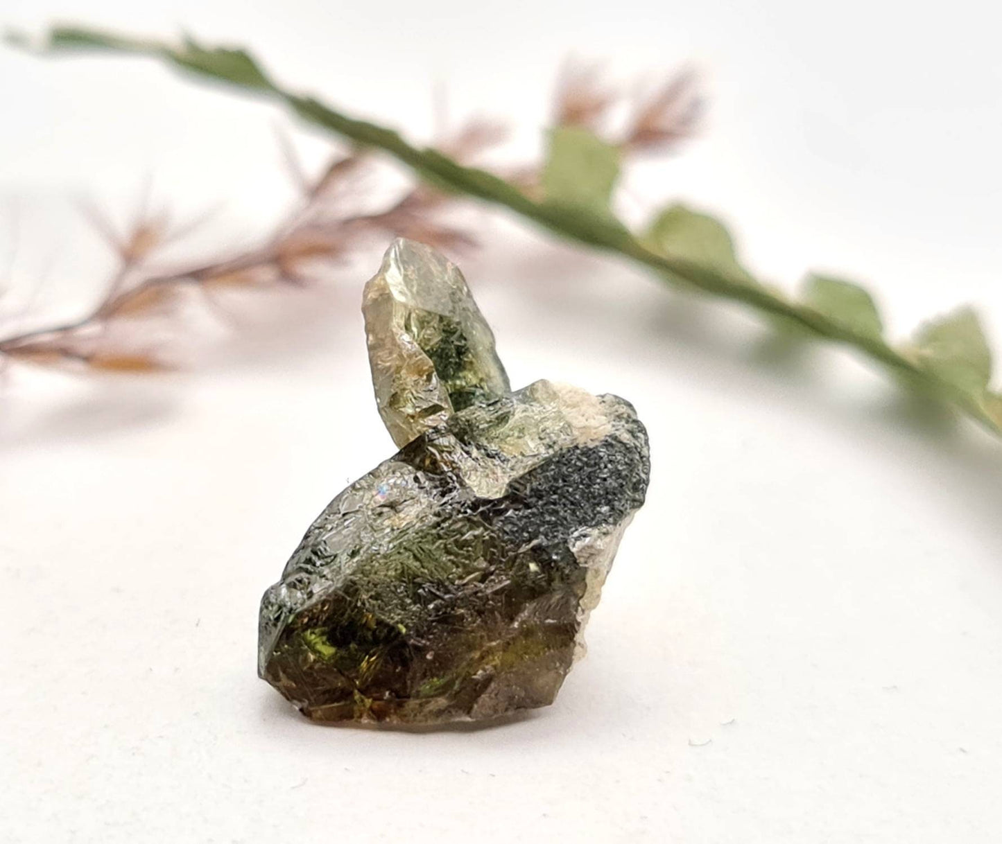 Echter Sphen/Titanit Rohstein Micromount aus dem Tormiqtal, Haramosh Mountains, Pakistan Stufe 18,5x16,9mm 11,46ct (Nr.1050)