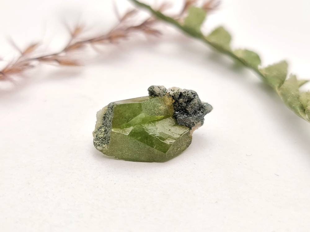Echter Sphen/Titanit Rohstein aus Pakistan 19,5x10,5mm 8,14ct (Nr.1052)