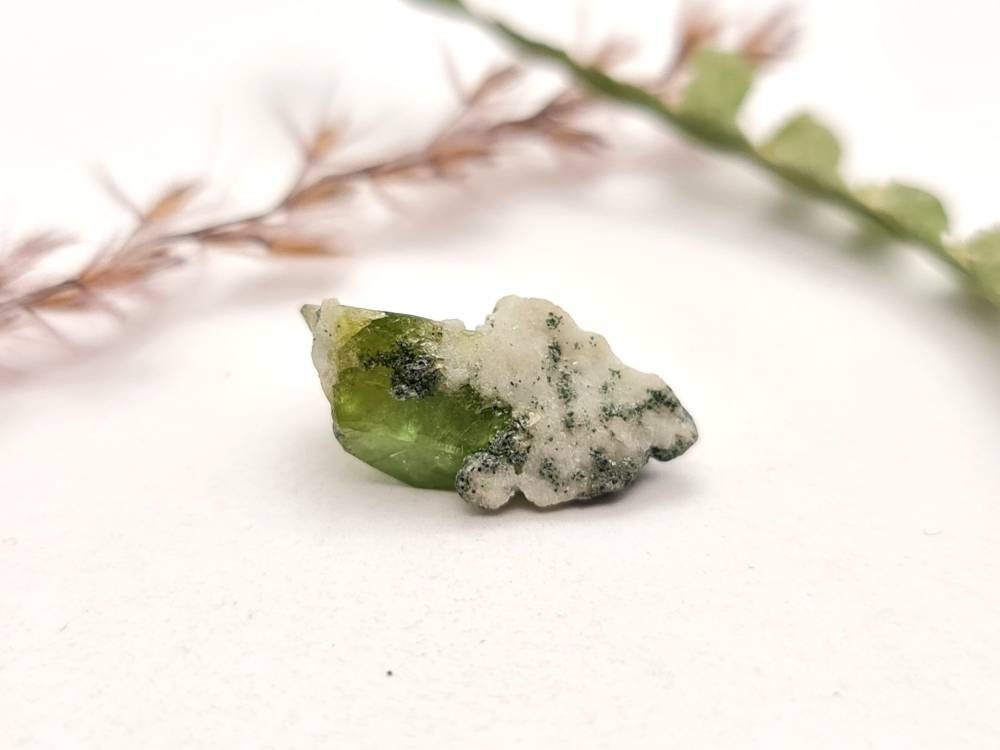 Echter Sphen/Titanit Rohstein aus Pakistan 19,5x10,5mm 8,14ct (Nr.1052)