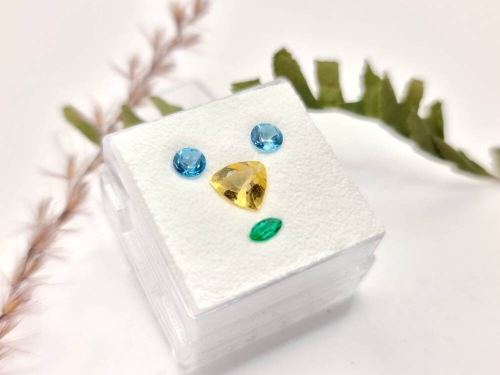Echte Edelsteine Funmix Blautopas, Goldberyll, Smaragd in blau, gelb und grün 4-7mm 1,25ct (Nr.1109)
