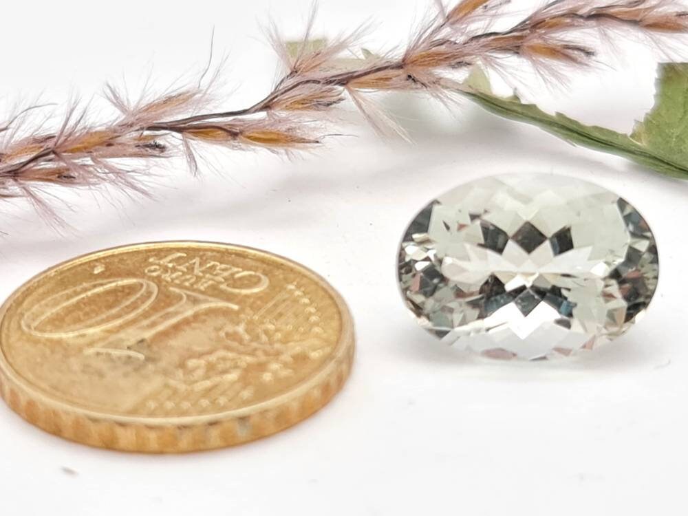 Echter facettierter Prasiolit oval hellgrün 14x10mm 5,7ct (Nr.1072)