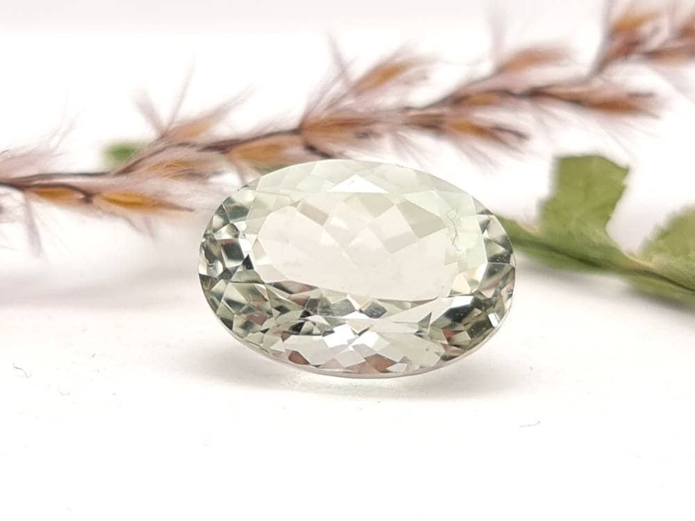 Echter facettierter Prasiolit oval hellgrün 14x10mm 5,7ct (Nr.1072)
