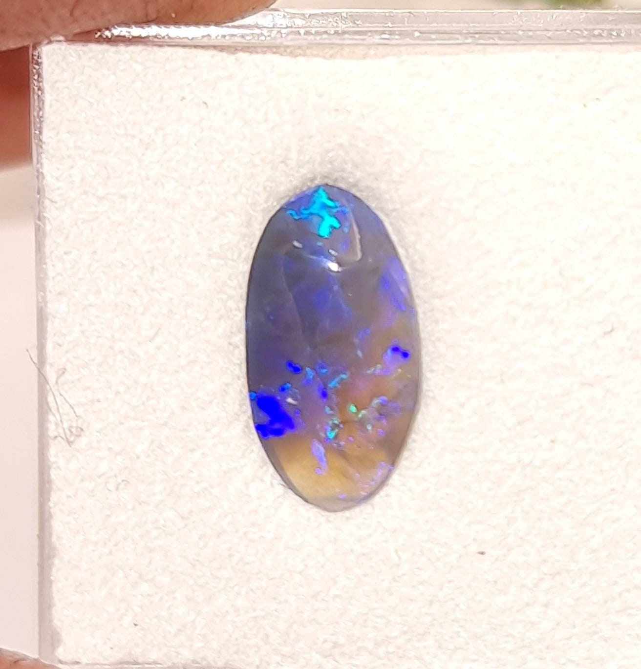Echter semi-black Opal aus Lightning Ridge, Australien, Cabochon 13x7mm 1,6ct (Nr.1126)