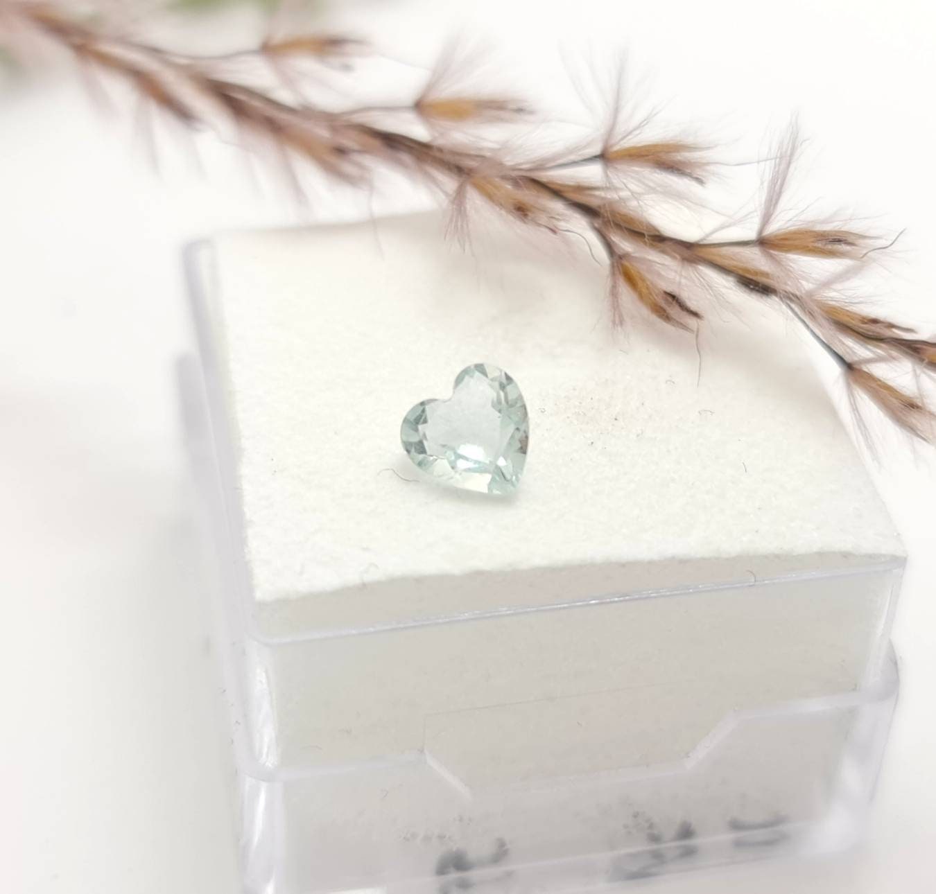 Hellblaues facettiertes Aquamarinherz 5,4mm 0,43ct (Nr.1150)