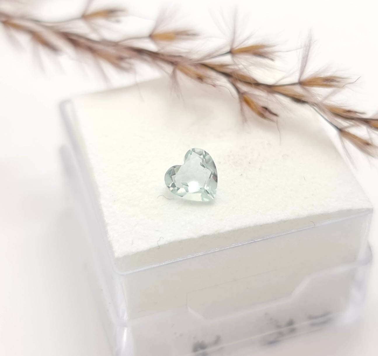 Hellblaues facettiertes Aquamarinherz 5,4mm 0,43ct (Nr.1150)