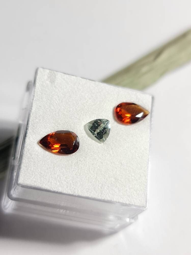 Frühlingsbox 20230012 Citrine und Turmalin Edelsteinbix Edelsteinmix