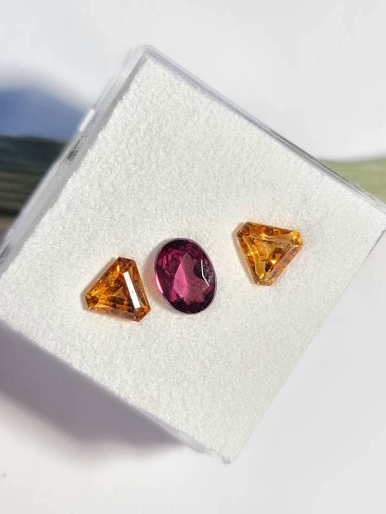 Frühlingsbox 20230015 Citrin mit Granat, Edelsteinbox Edelsteinmix