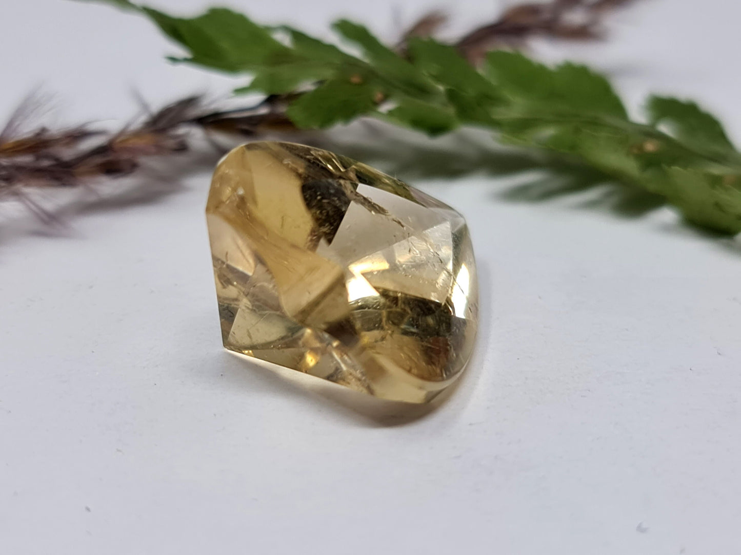 Citrin Herz Gelb, 16,43ct, 20x16x11mm
