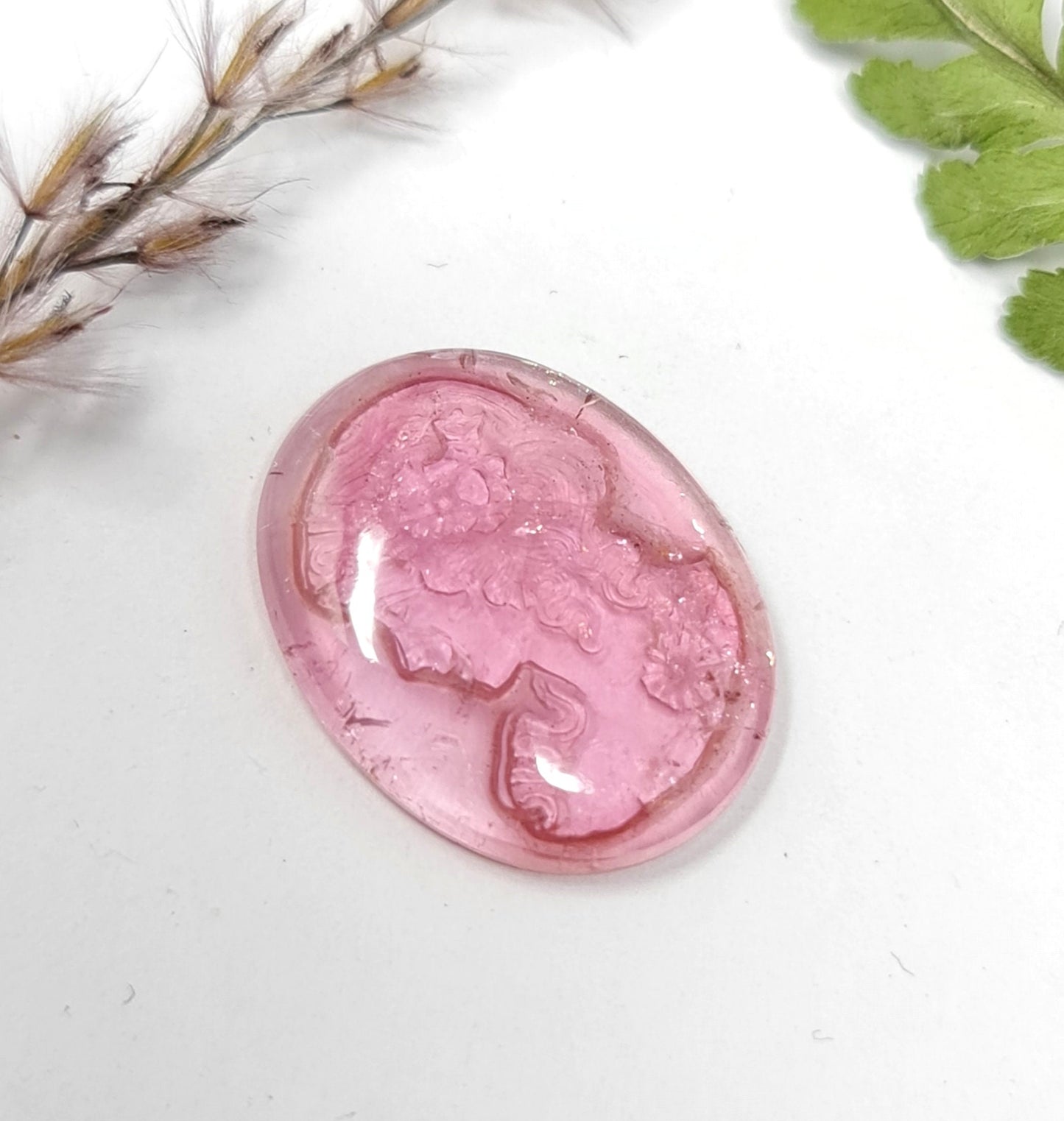 Nr.58 Turmalin Gemme/ Kamee invers, Sonderschliff, Cabochon rosa, 22x17x4mm 13,23ct