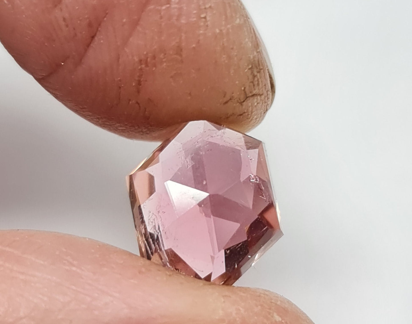 Nr.108 Rosa Turmalin, im doppelseitigen Rosenschliff, 12x10x5mm  5,21ct