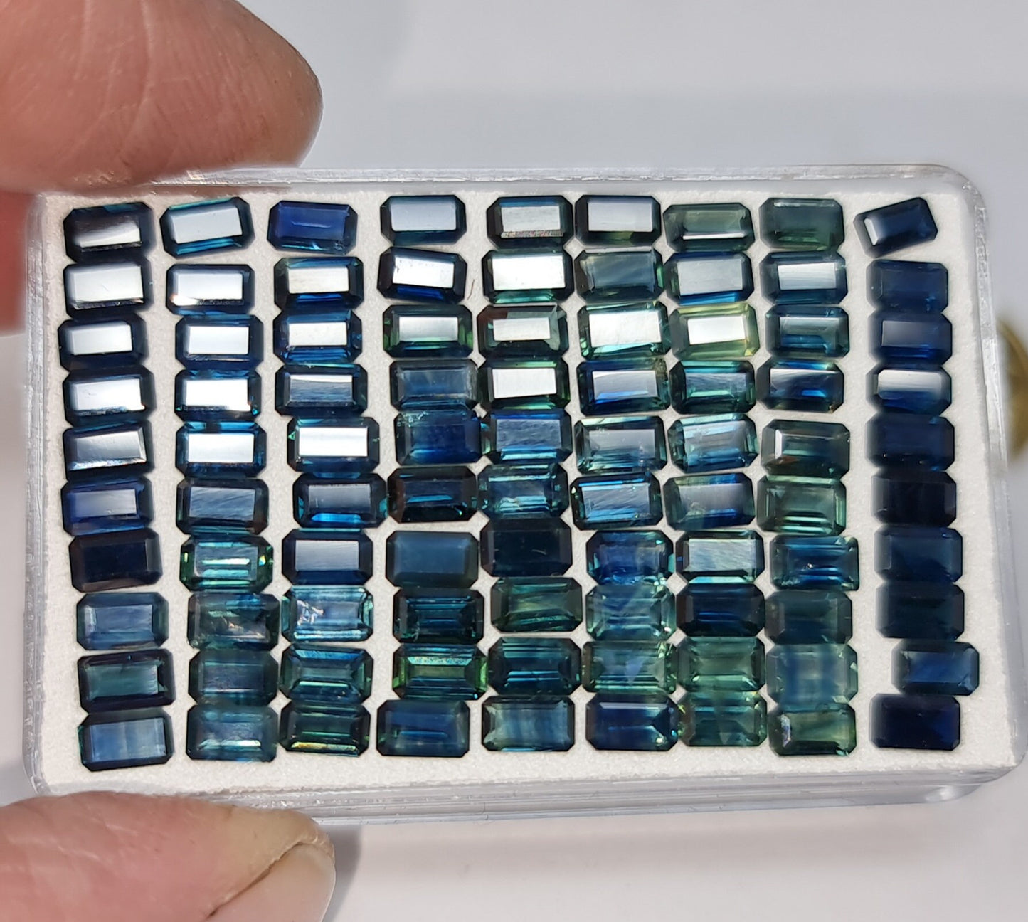 Nr 116 Parti Safir aus Madagascar, rechteck 5x2,5mm blau, teal, grün, gelb, Preis gilt pro Stück