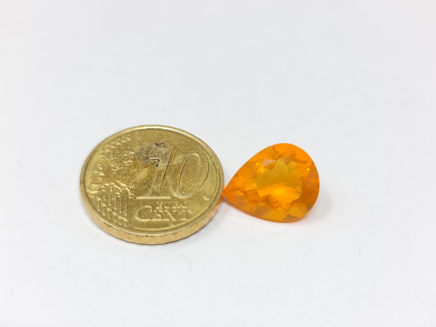 Nr.127 Feueropal Tropfen, orange facettiert 12,8x10,3x5 mm  3,5ct