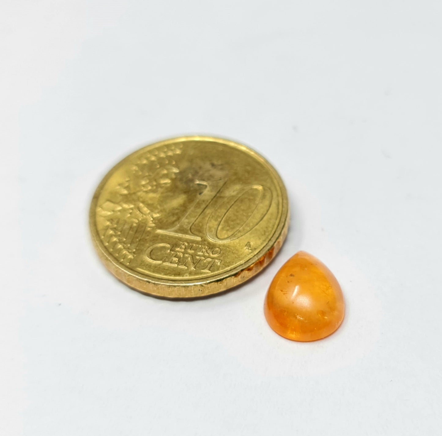 Nr.140 Mandaringranat in wunderbarem Orange, Tropfen, Cabochon, 10x8mm  2,81ct