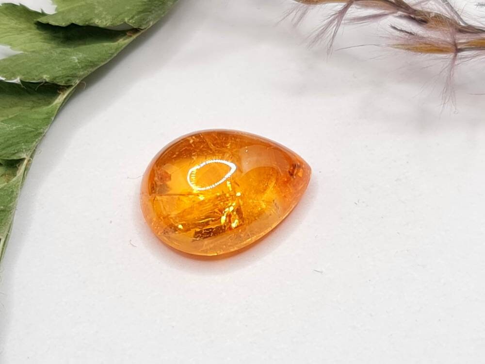 Nr.211 Mandaringranat Cabochon Tropfen, Träne orange 12,4x9,7mm 6,57ct