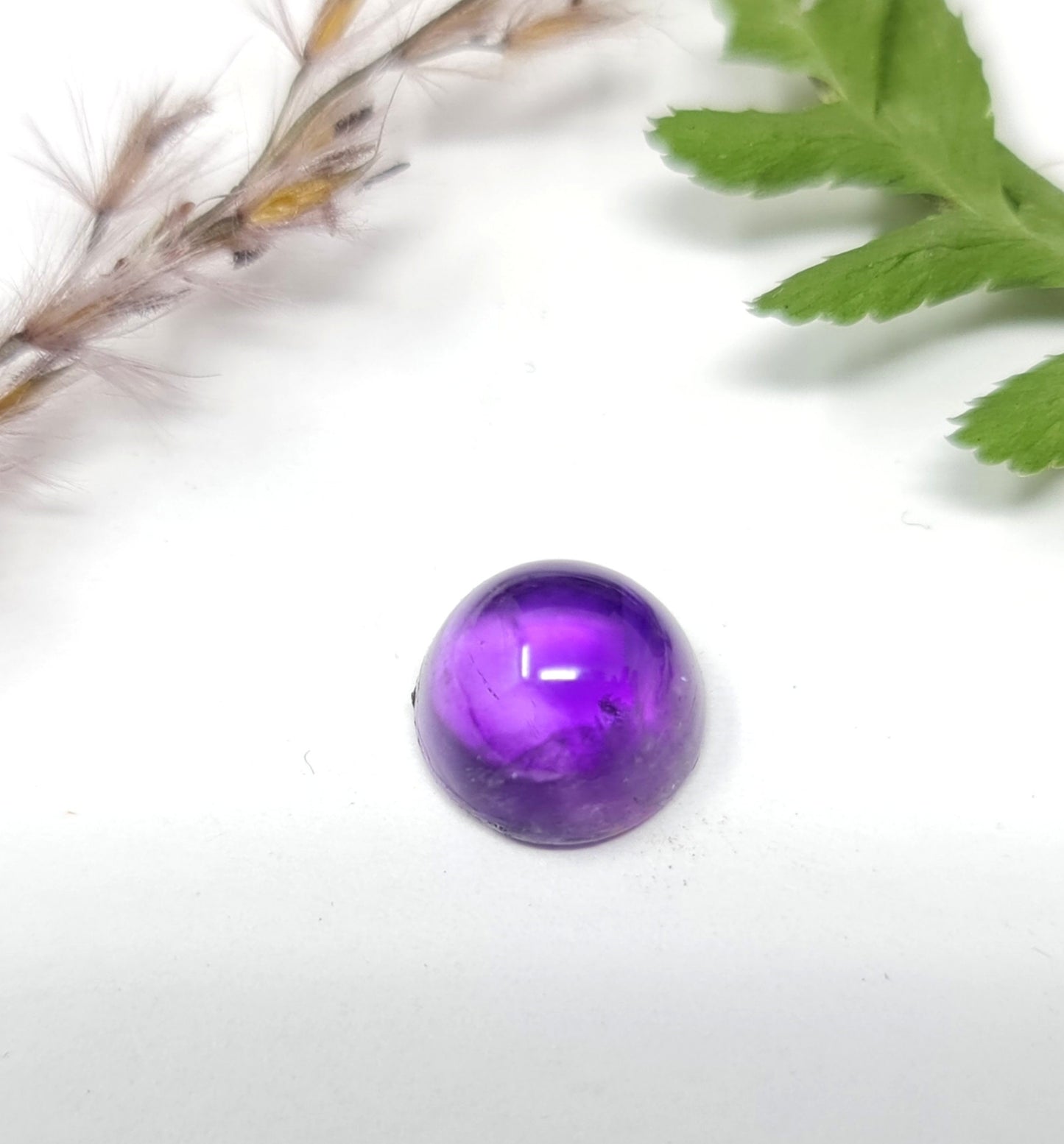 Amethyst, rund, Cabochon,9mm, 2,9ct sattviolett (Nr.005)