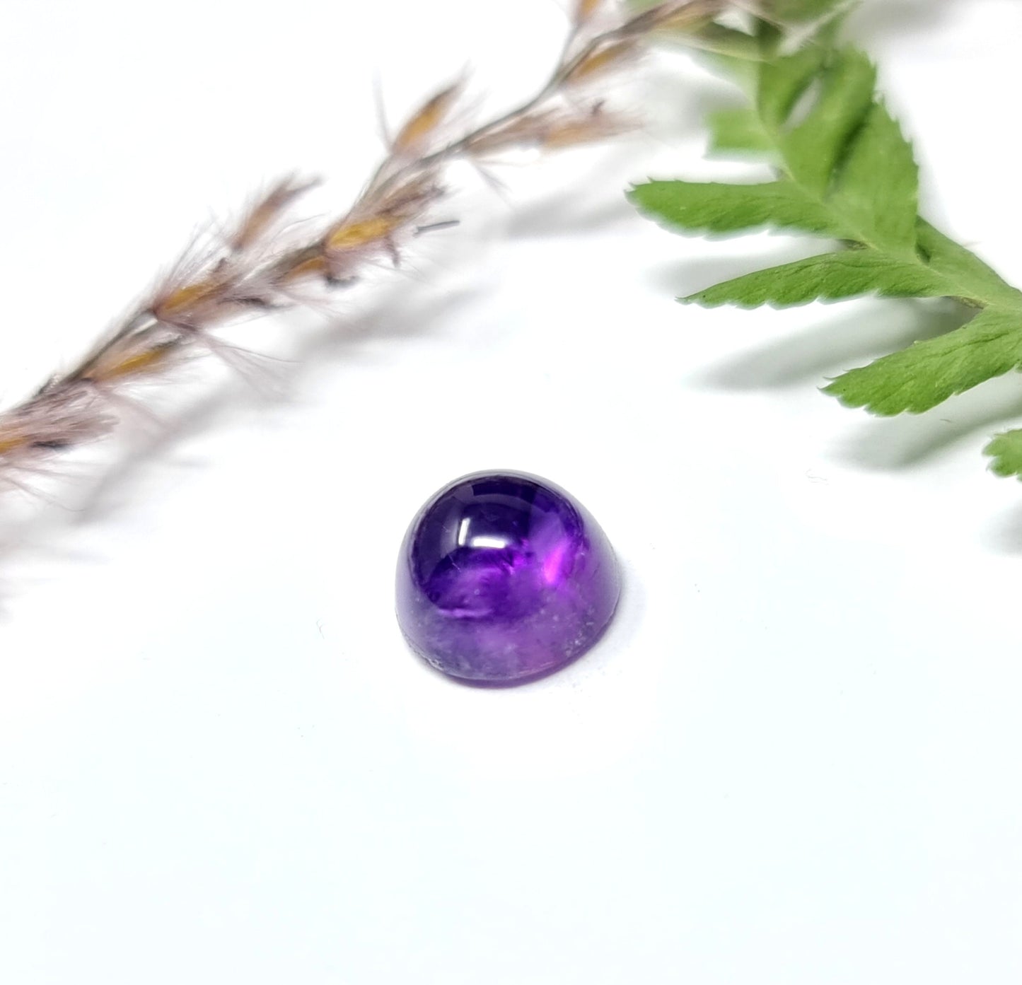 Amethyst, rund, Cabochon,9mm, 2,9ct sattviolett (Nr.005)