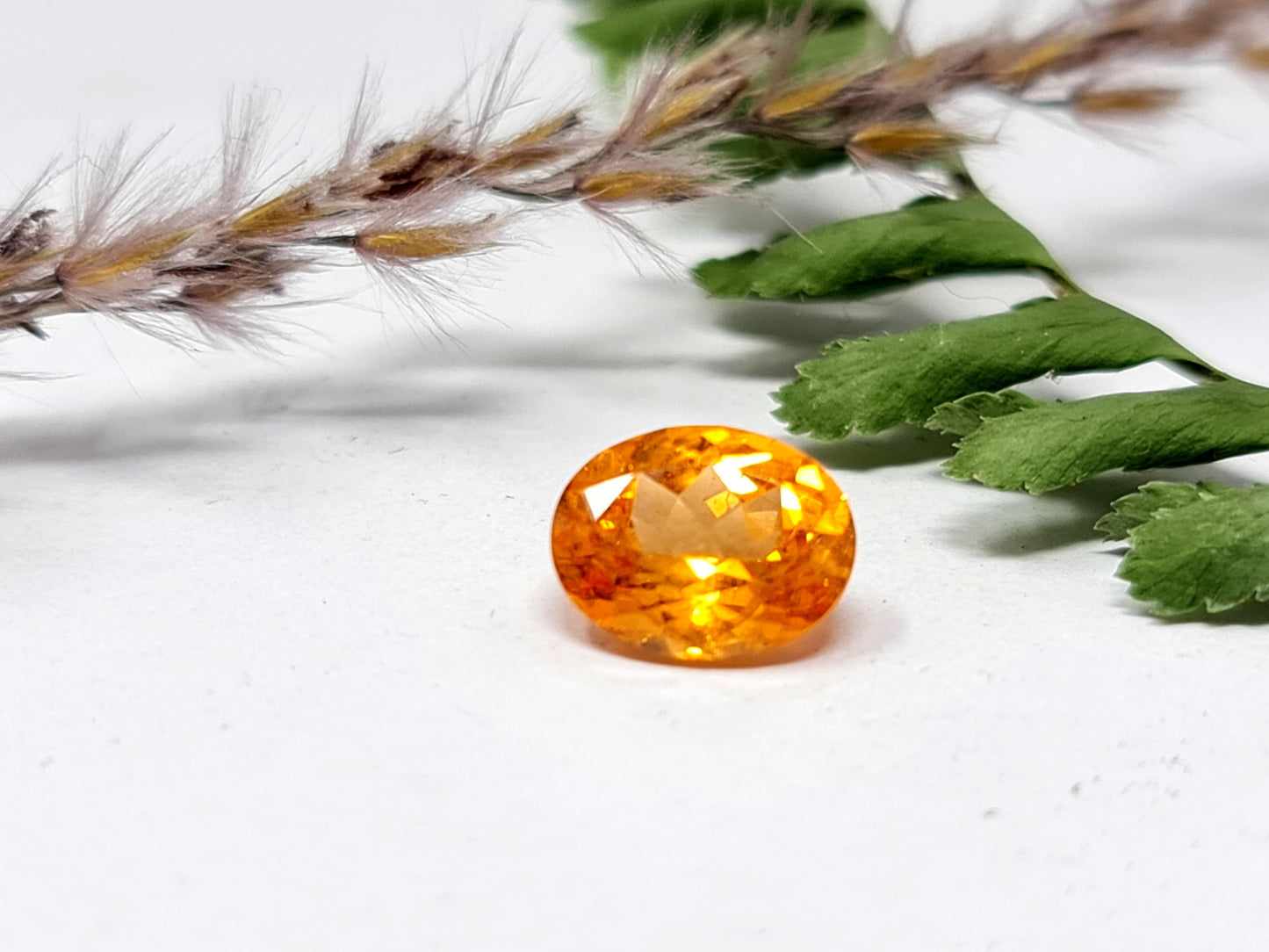 Mandaringranat orange facettiert 9x7mm oval 2,63ct