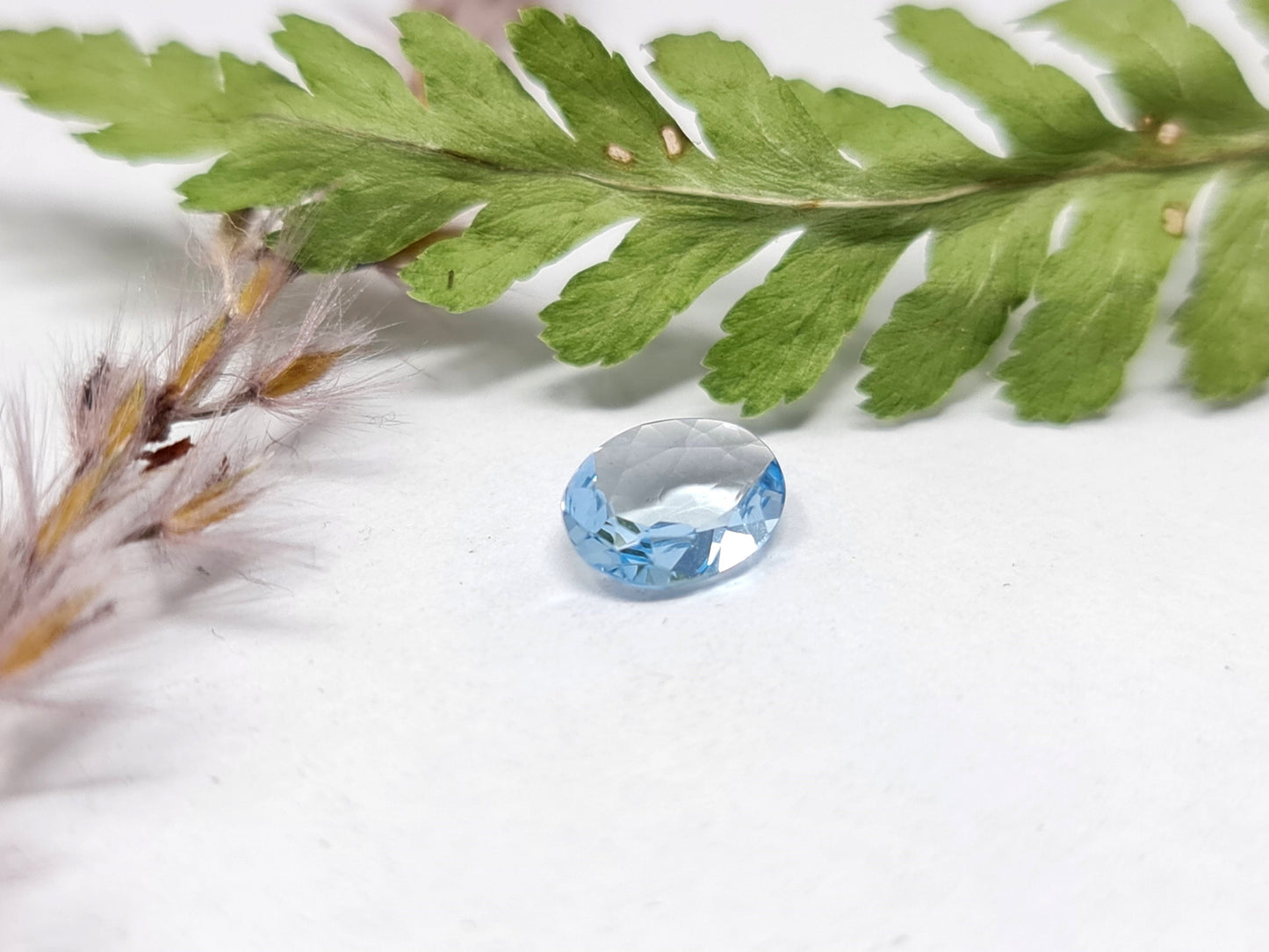 Nr.50 Aquamarin in schön intensivem Blau, 7x5mm, 0,65ct