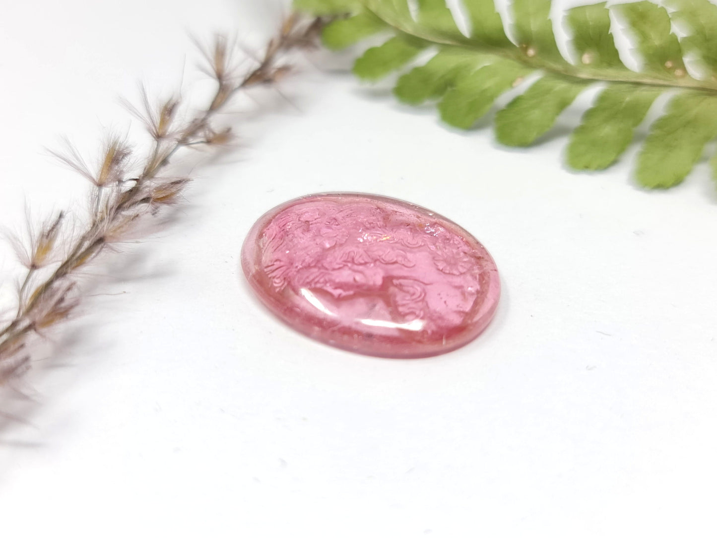 Nr.58 Turmalin Gemme/ Kamee invers, Sonderschliff, Cabochon rosa, 22x17x4mm 13,23ct