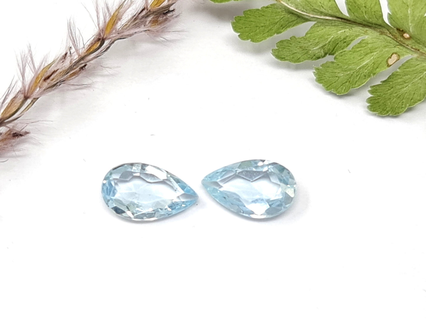 Nr. 54 Aquamarin, Tropfen, Paar, blau, 10x6mm  2,33ct