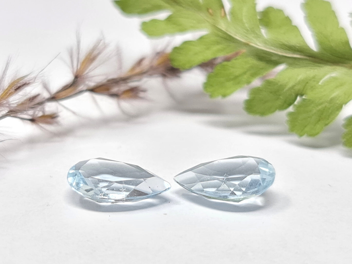 Nr. 54 Aquamarin, Tropfen, Paar, blau, 10x6mm  2,33ct