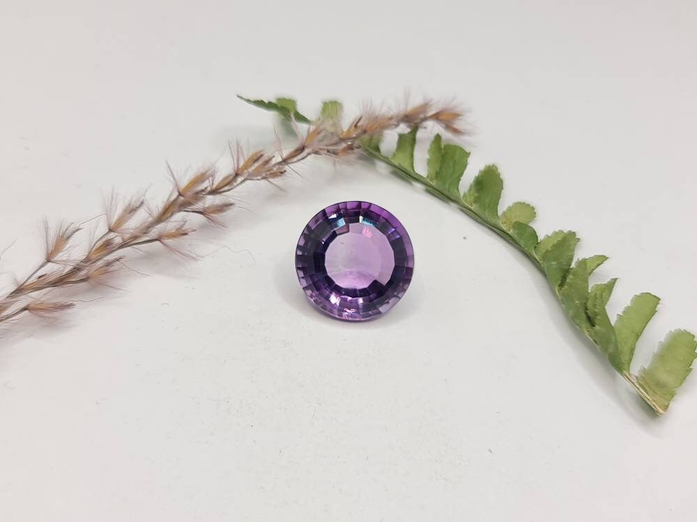 Runder facettierter Amethyst violett lila 14,4mm 10ct (Nr.278)