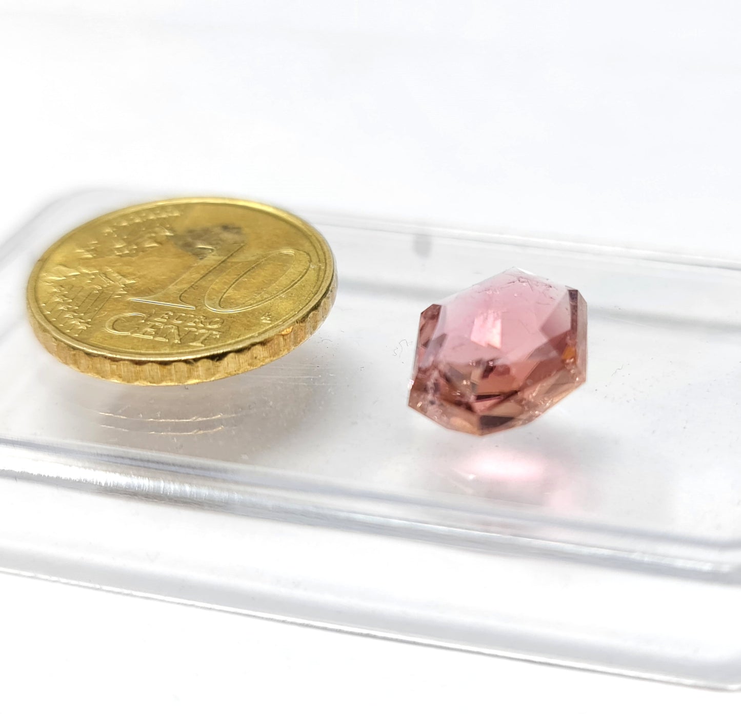 Nr.108 Rosa Turmalin, im doppelseitigen Rosenschliff, 12x10x5mm  5,21ct