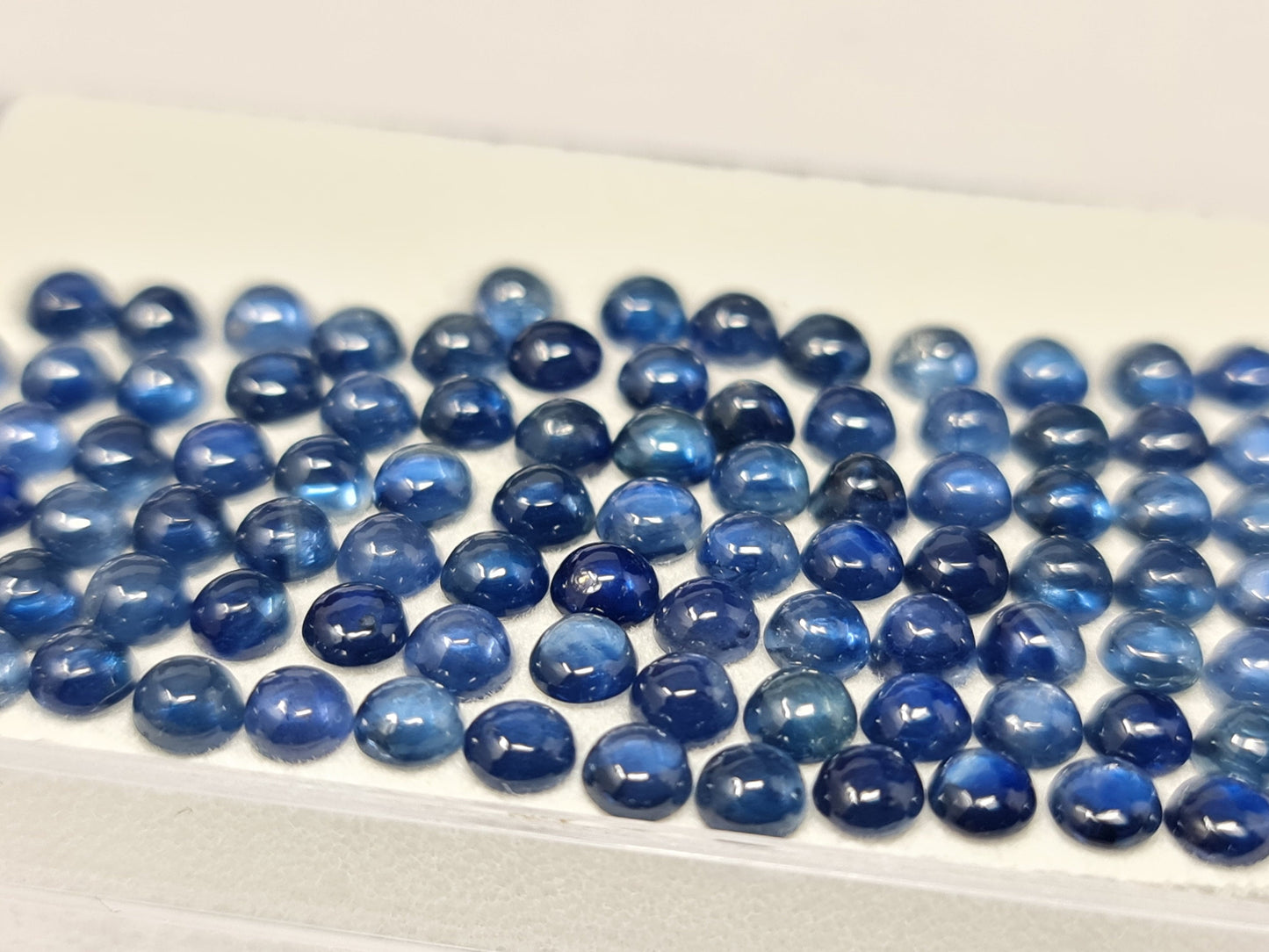 Nr. 111 Saphir/Safir Cabochons rund, blau, Größe wählbar  3-7mm Preis pro Stück!