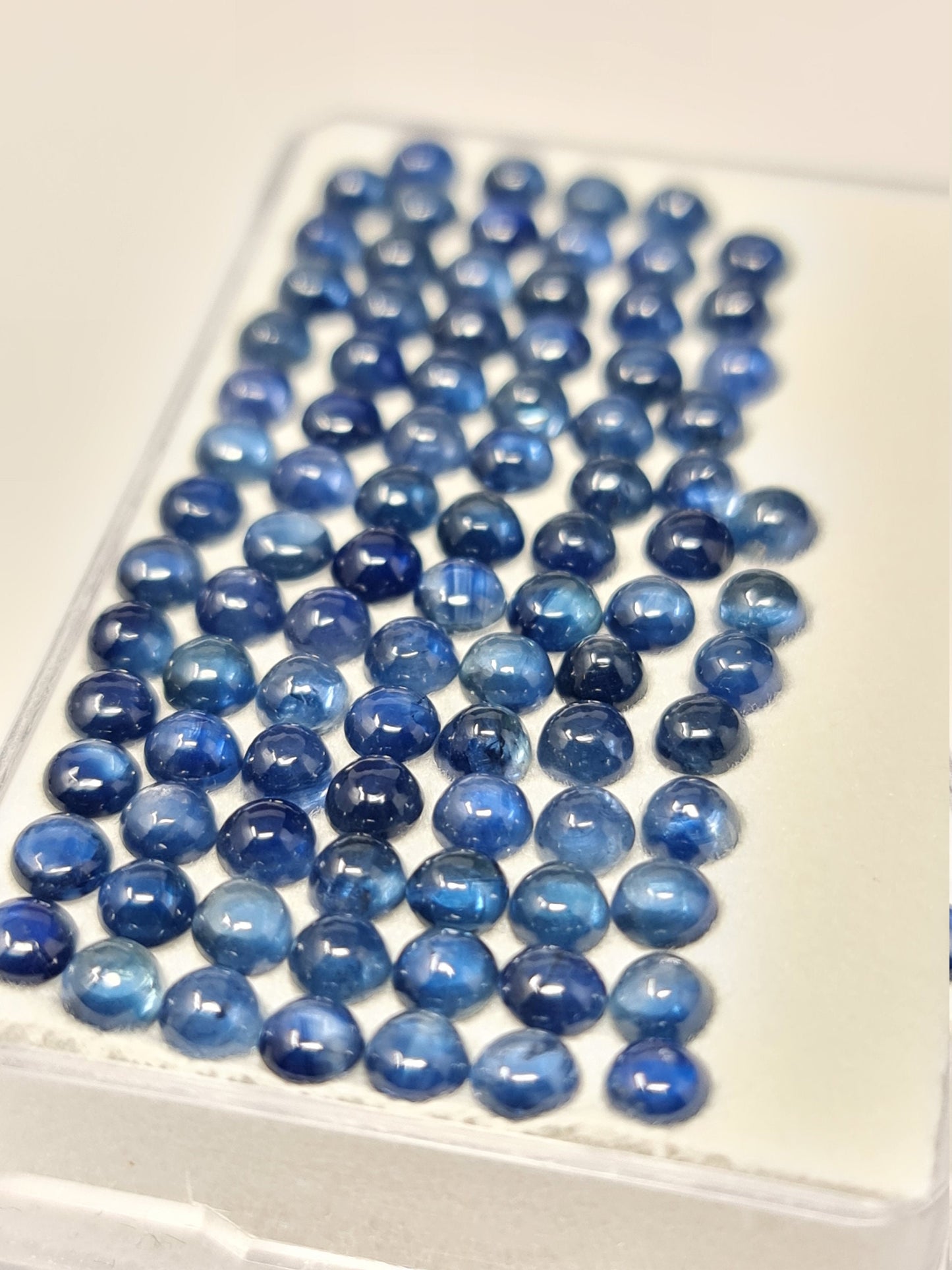 Nr. 111 Saphir/Safir Cabochons rund, blau, Größe wählbar  3-7mm Preis pro Stück!