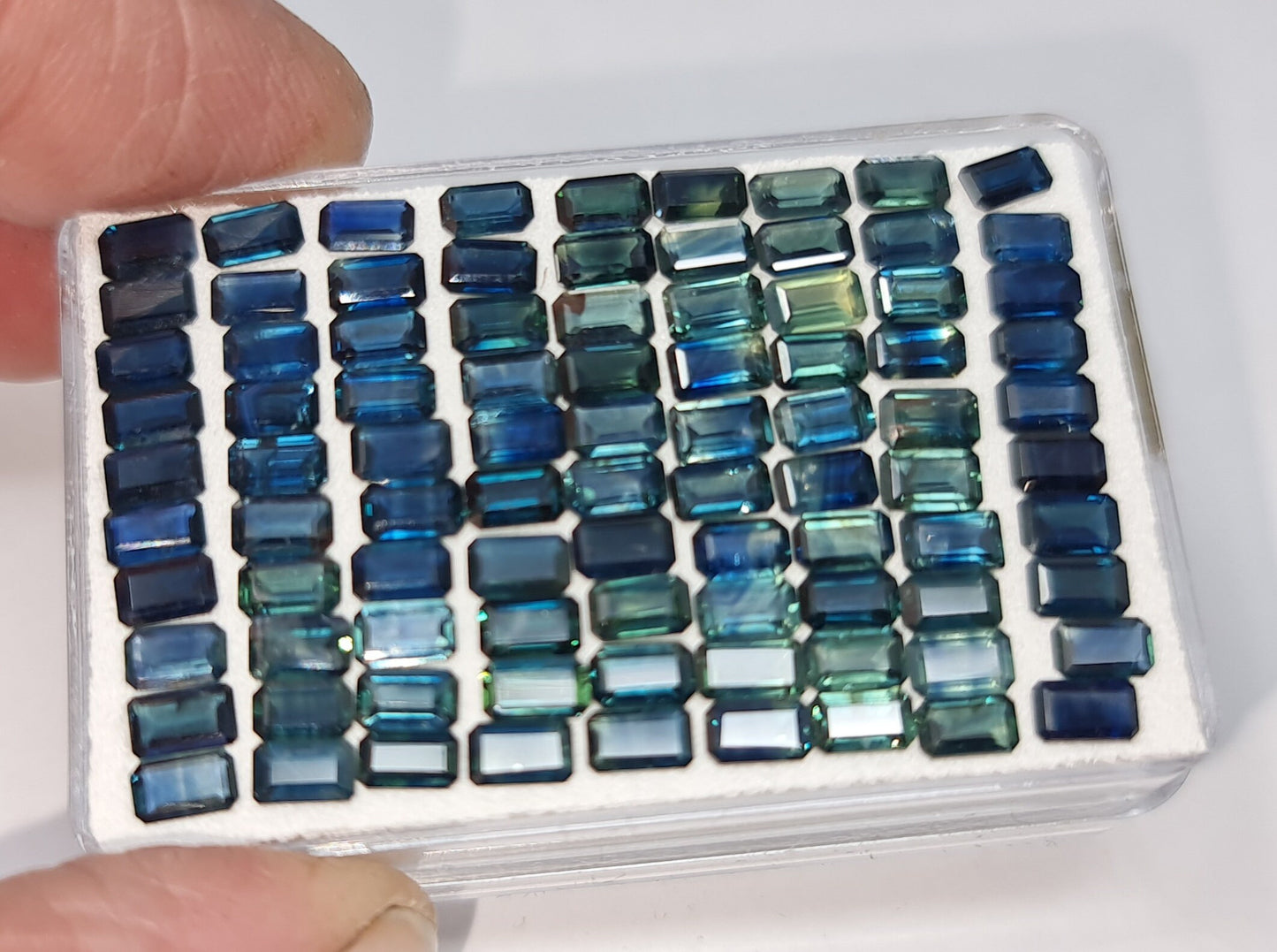 Nr 116 Parti Safir aus Madagascar, rechteck 5x2,5mm blau, teal, grün, gelb, Preis gilt pro Stück