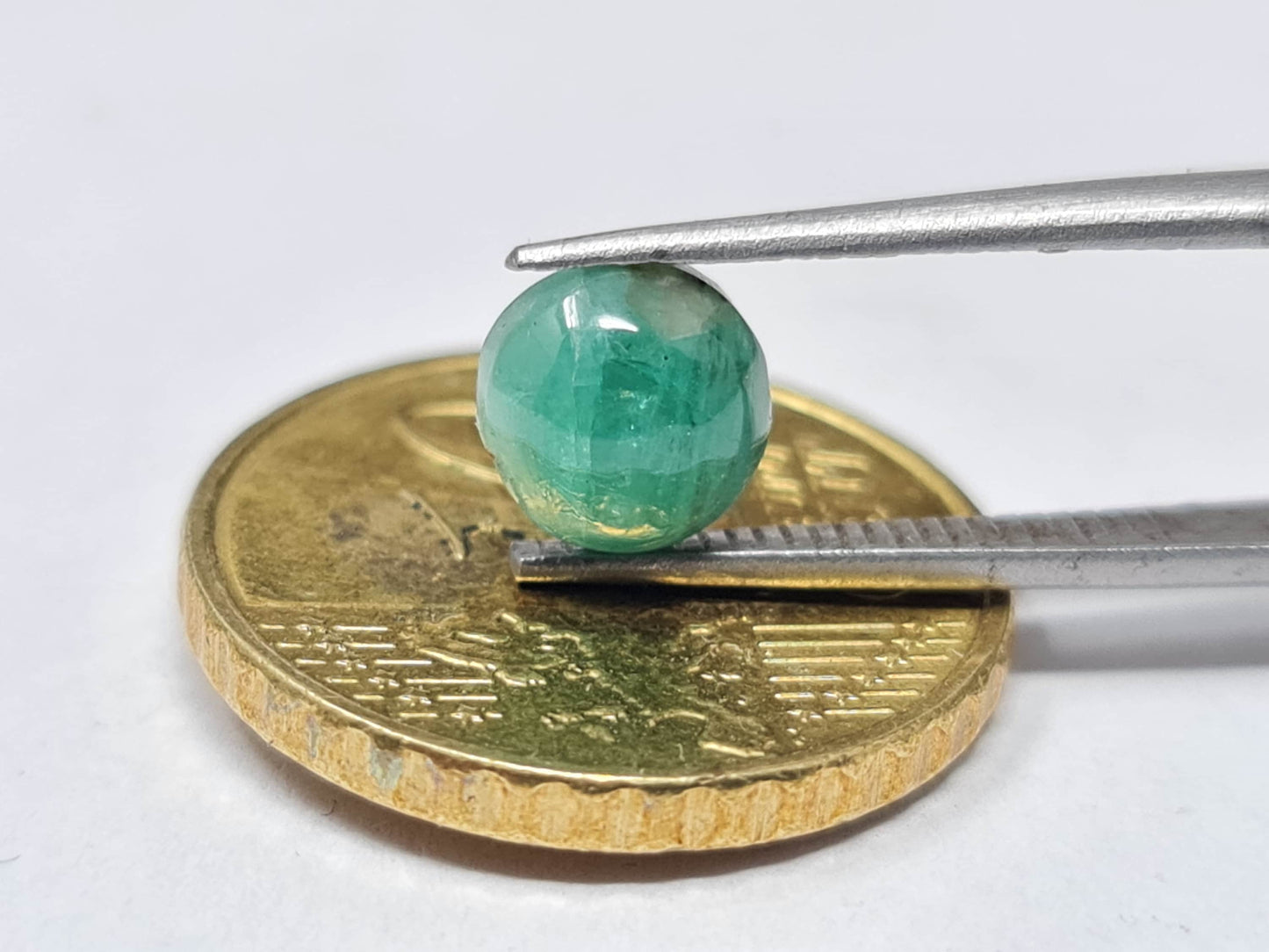 Nr.121 Smaragd Cabochon, rund , grün, 6,6mm mit1,26ct