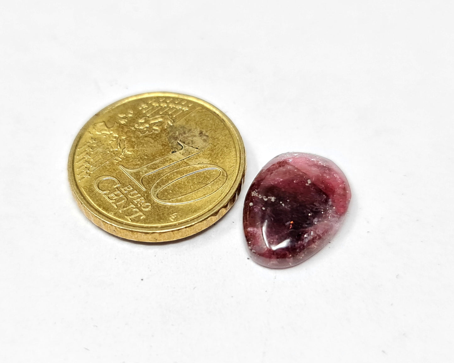 Nr.142 Bordeaux roter Turmalin Cabochon, Tropfen, 15x10,6mm 5,85ct