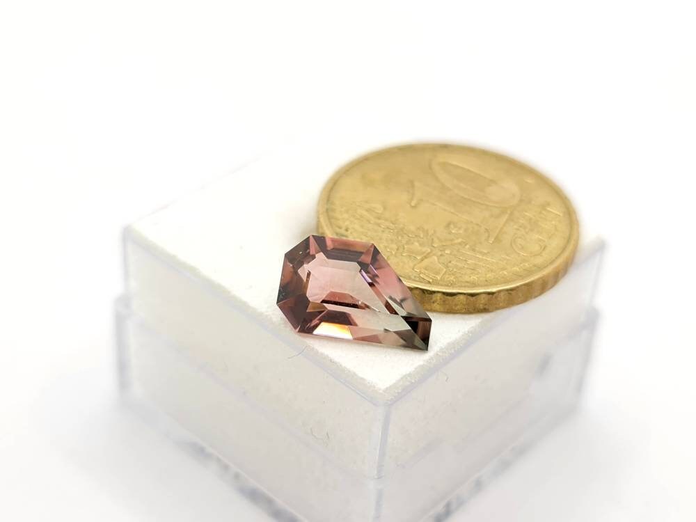 Bicolor Turmalin rosa grau facettierte Freiform 10,8x6,7mm 2ct (Nr.383)