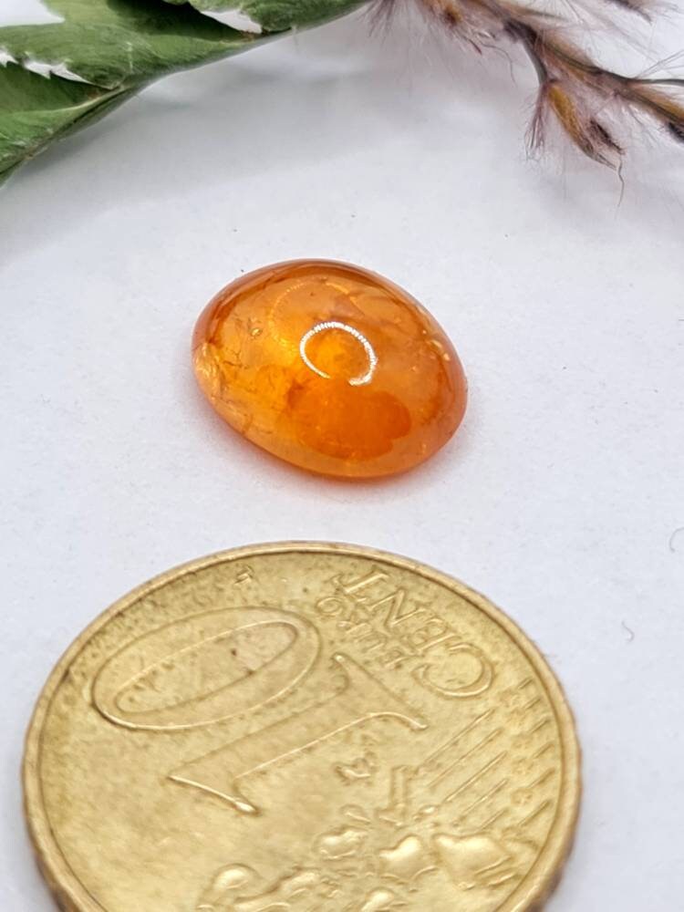 Orangefarbener Mandaringranat oval Cabochon 11,4x8,8mm 5,6ct (Nr.388)