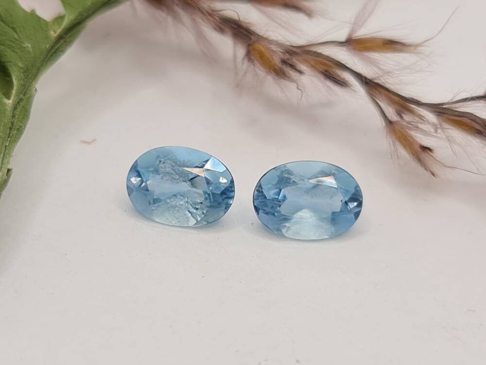 Facettierte blaue Aquamarine Paar oval 7x5mm 1,32ct (Nr.407)