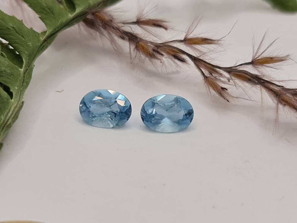 Facettierte blaue Aquamarine Paar oval 7x5mm 1,32ct (Nr.407)