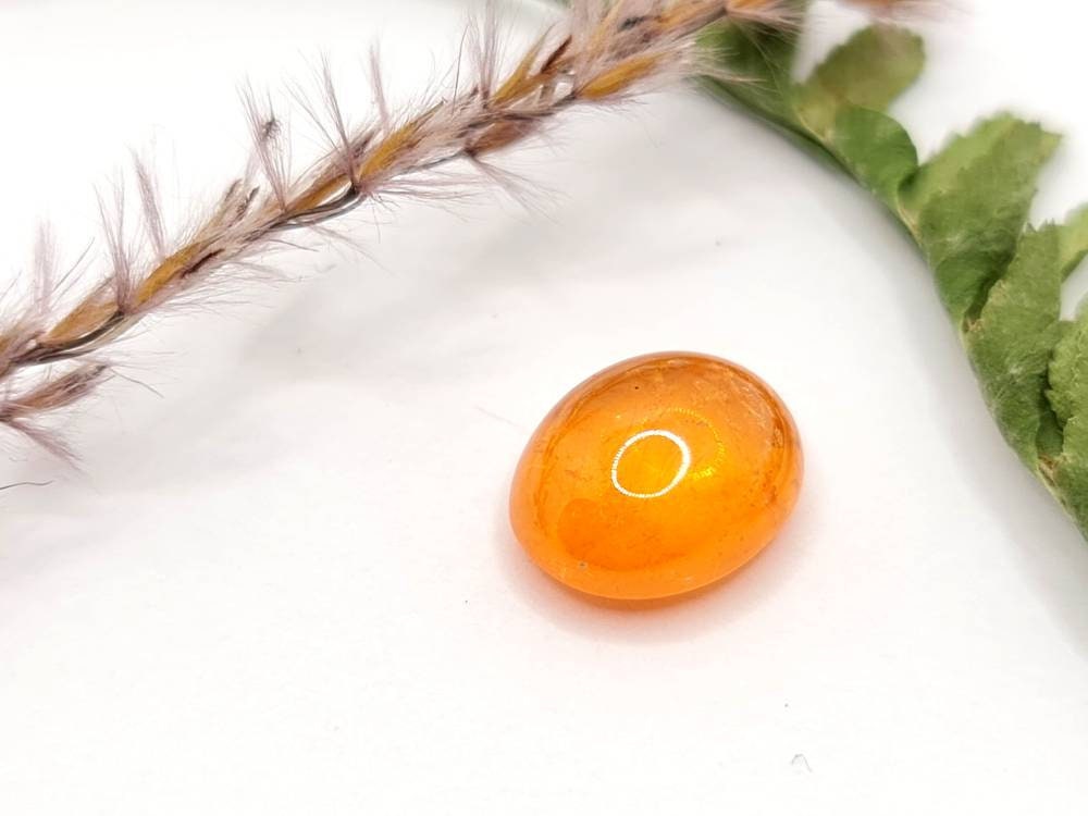 Feiner Mandaringranat, ovales orangefarbenes Cabochon 12x10mm 8,18ct (Nr.421)