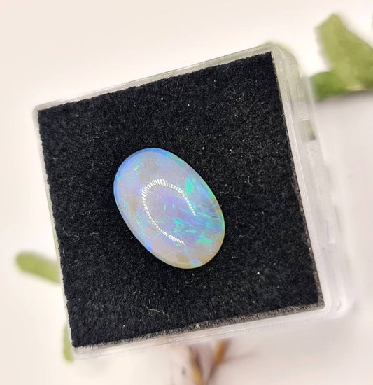 Australischer Semicrystal Opal aus Lightning Ridge, 13,3x8,8mm 2,1ct (Nr.436)